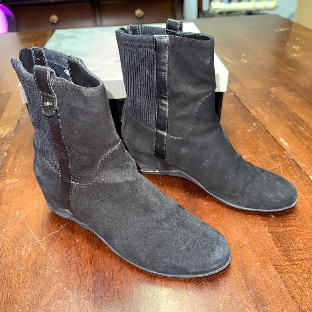 Aquatalia Vamp‎ Ankle Boots Women 6.5 Black Suede Wedge Rear Zip Made in Italy
